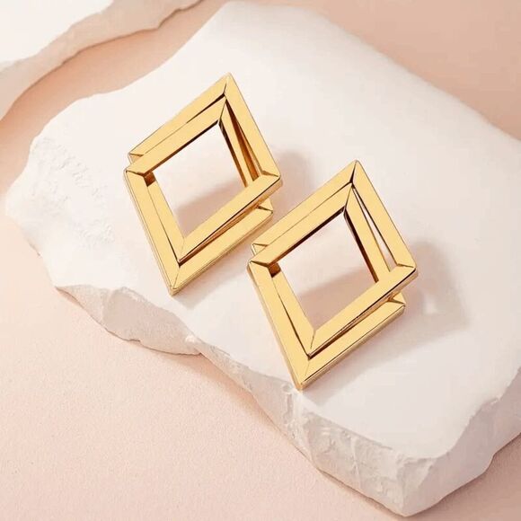 Diamond Shaped Geometric Double Layered Earrings - Picture 3 of 5
